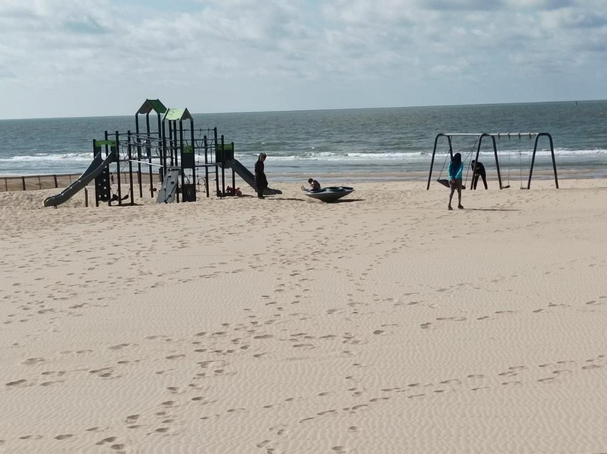 Frontaal Zeezicht In Appartement De Strandjutter Ostend Luaran gambar