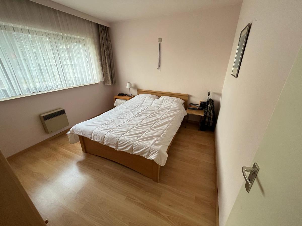 Frontaal Zeezicht In Appartement De Strandjutter Ostend Luaran gambar